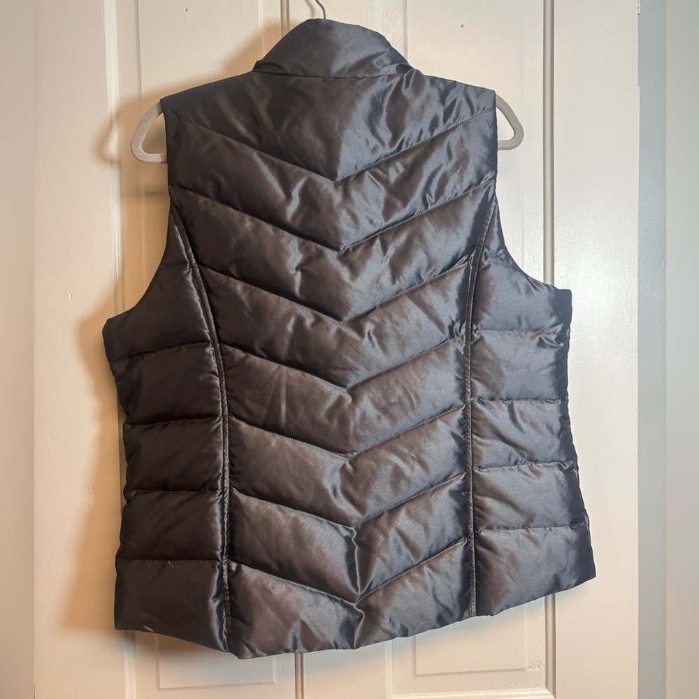 Lands' End Silver Down Filled Puffer Vest | Excellent Condition - Picture 3 of 8